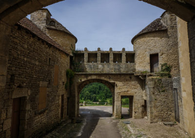 Sébastien Crego village bourgogne fortifications vieilles pierres